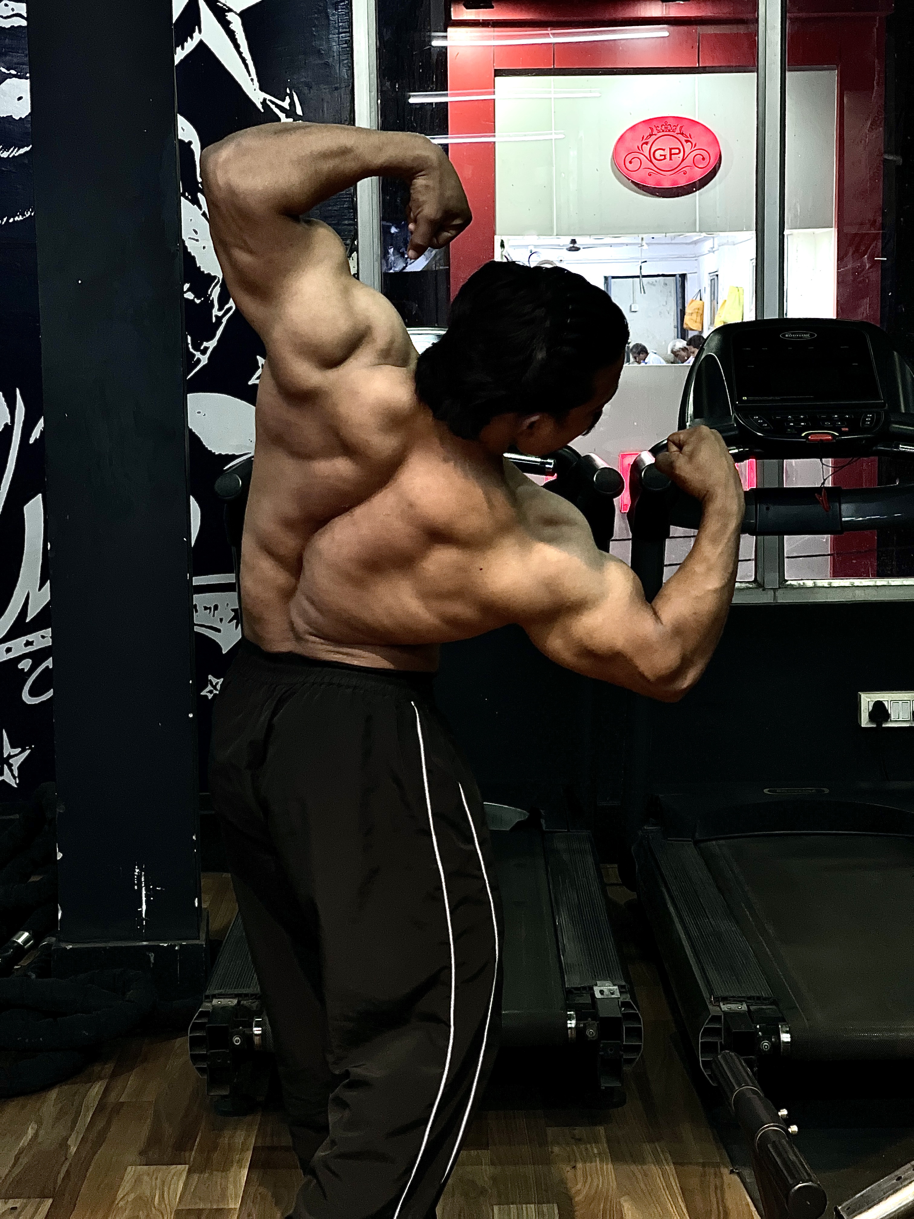 Heavy weight lifting and deadlifts at ICon Fitness